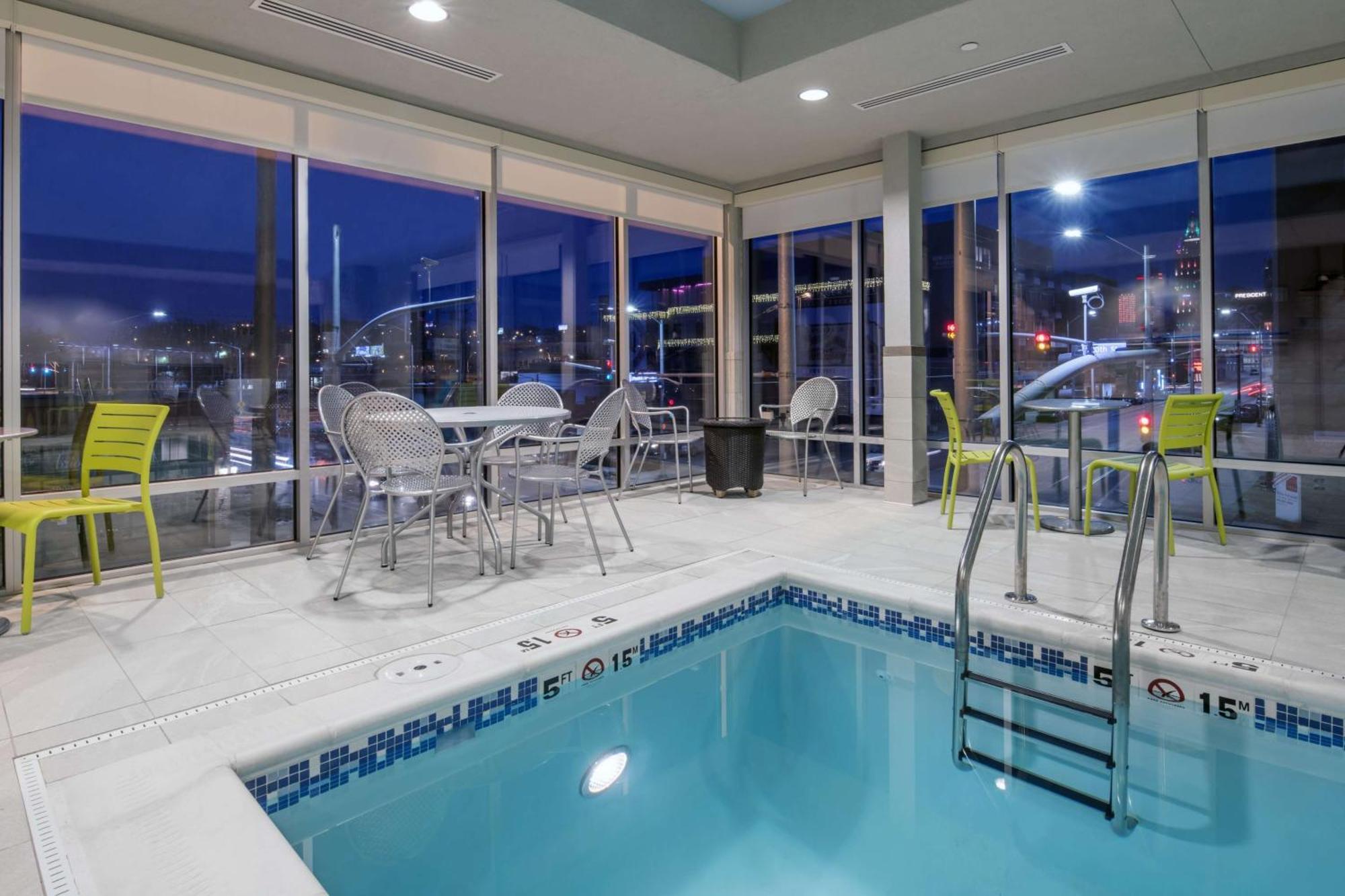 Home2 Suites Kansas City Downtown Екстериор снимка