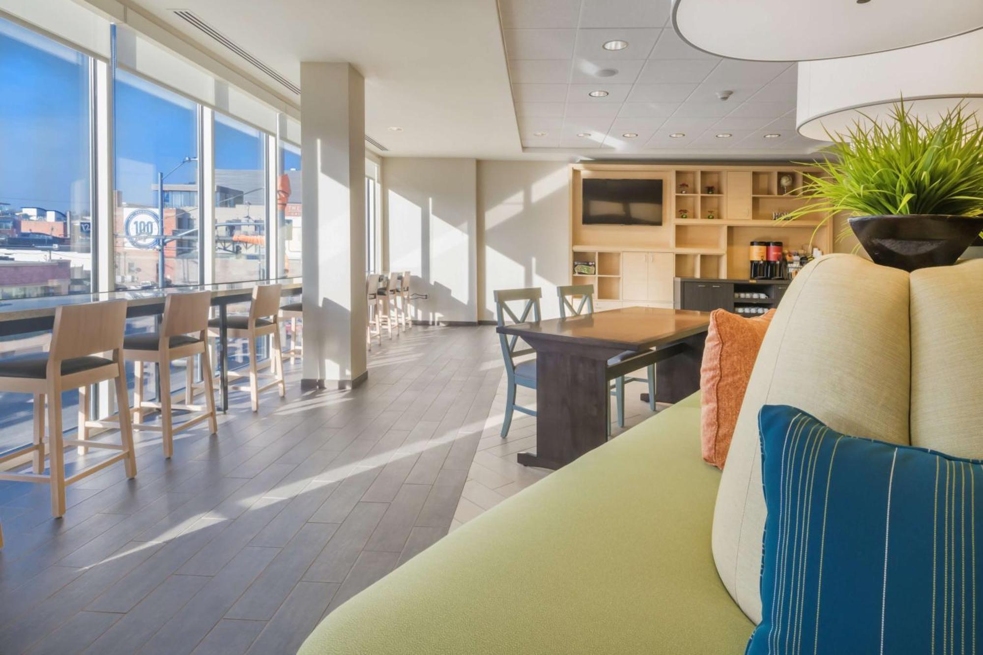 Home2 Suites Kansas City Downtown Екстериор снимка